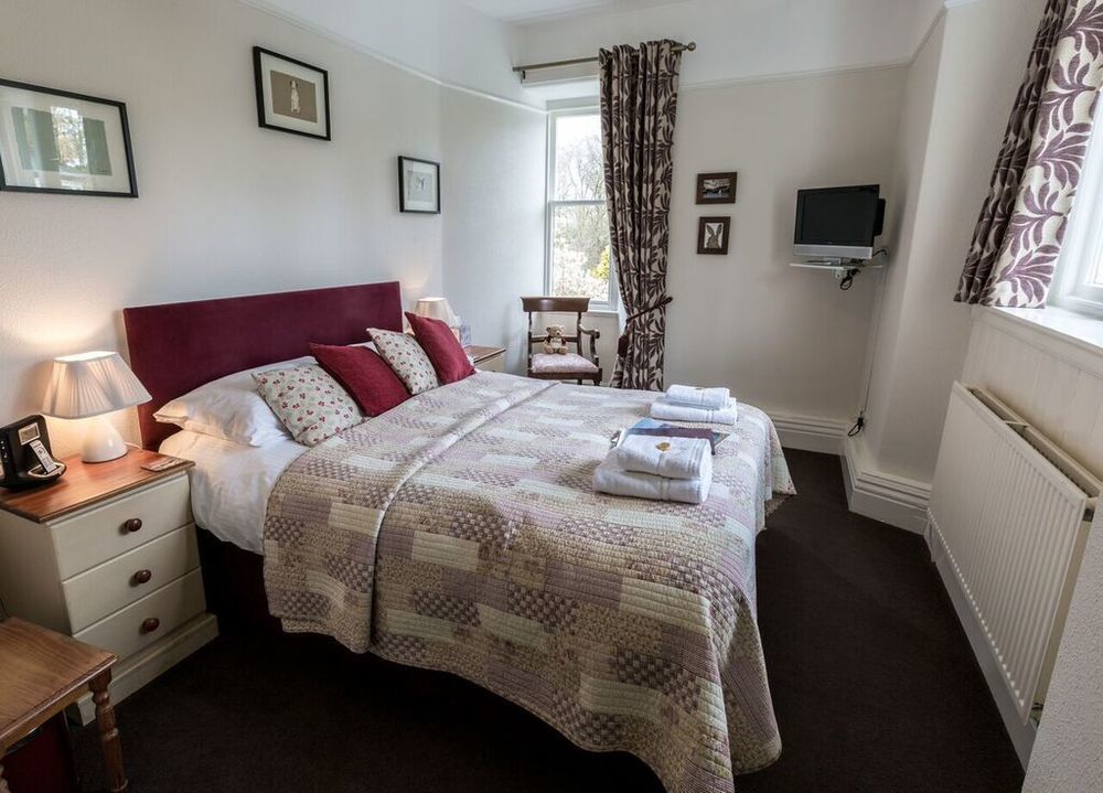 Chestnuts Guest House (Adults Only) Windermere Bagian luar foto