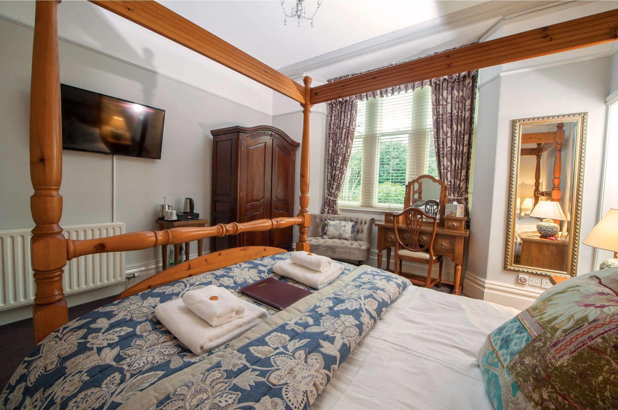 Chestnuts Guest House (Adults Only) Windermere Bagian luar foto