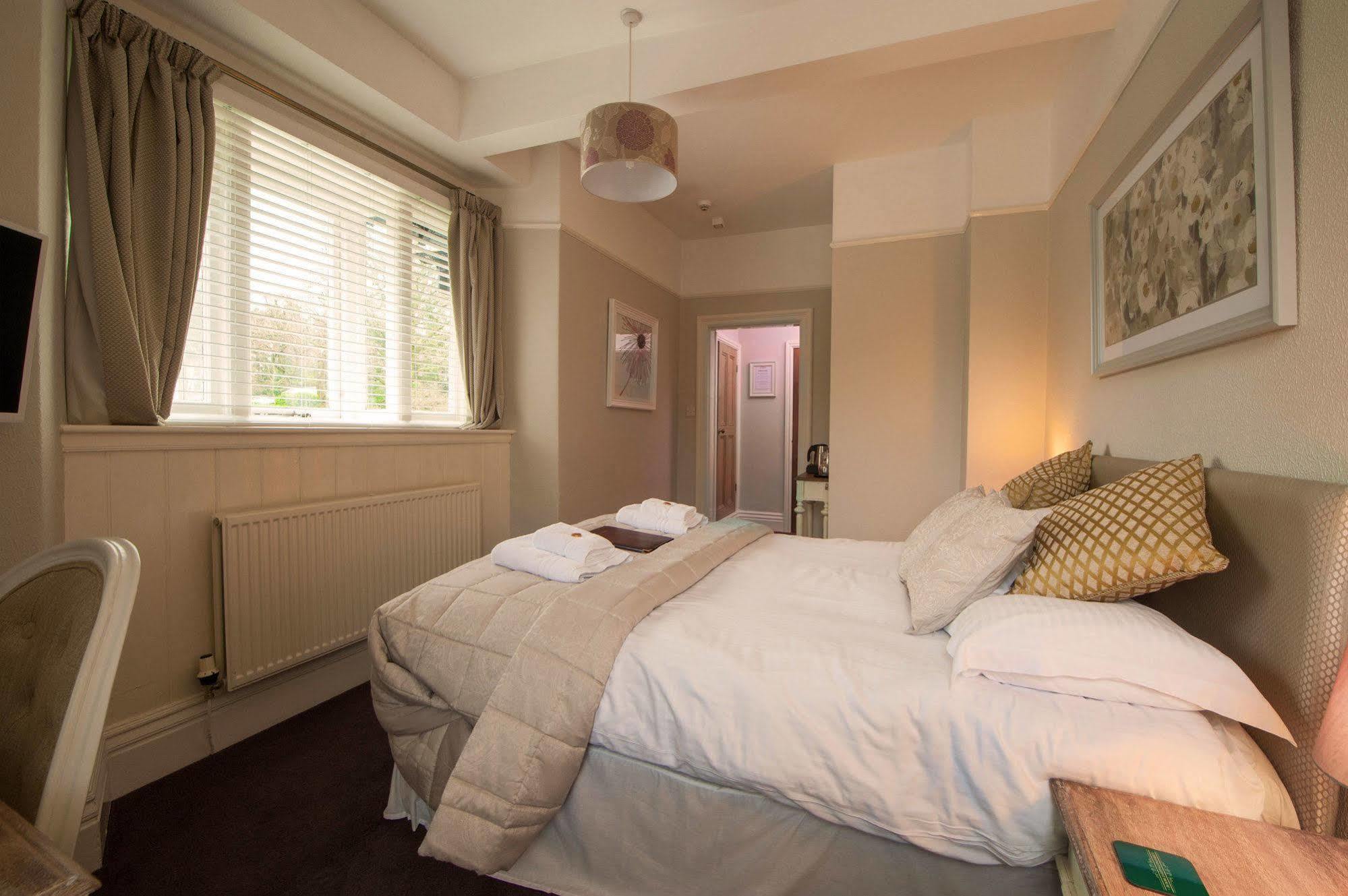 Chestnuts Guest House (Adults Only) Windermere Bagian luar foto